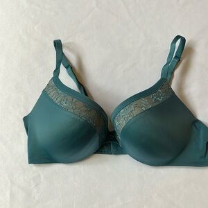 Victoria’s Secret 36C So Obsessed Bra. Very nice.